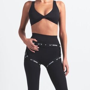 Skims nike sports bra size large